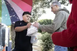 In Pasadena, a community comes together for a 14-year-old street vendor