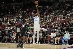 Instant observations: Johni Broome gets a chance to shine with Summer Sixers teammates resting